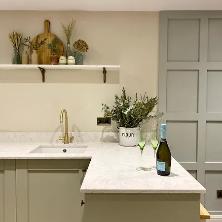 公寓 Victoria Bar Walls By Chateau Anna, - Free Parking *