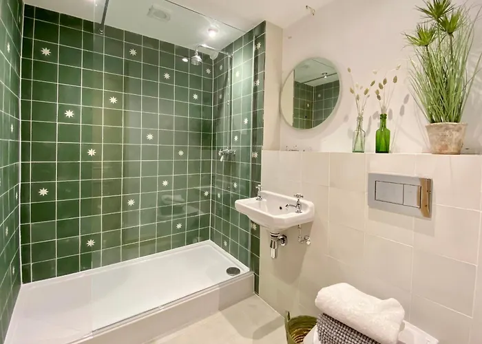 Victoria Bar Apartment, - Free Parking