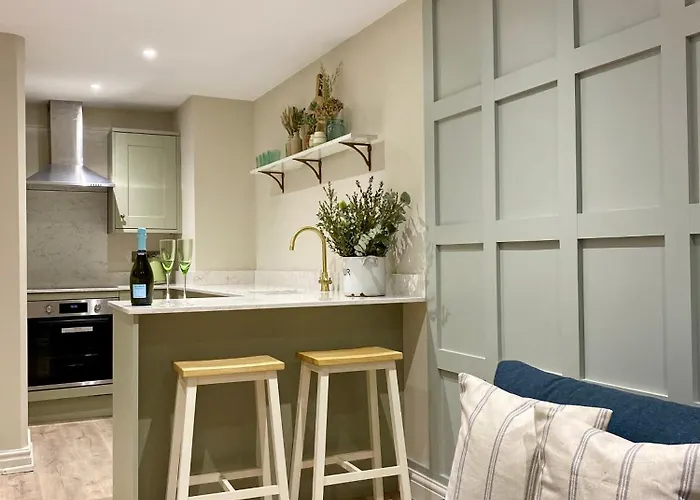 Victoria Bar Apartment, - Free Parking